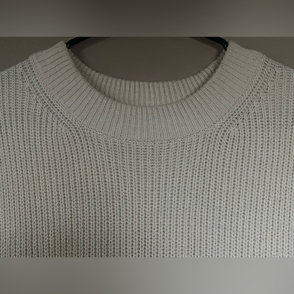 H&M Sleeveless Ivory Ribbed knit Sweater/ Dress with side slits. Size Large - Picture 4 of 13